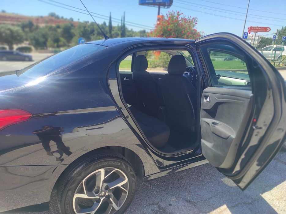 Citroën C-Elysée bom estado