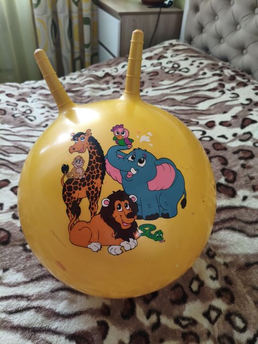 М'яч для фітнесу з ріжками 55 см.