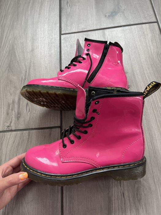 Różowe Dr Martens