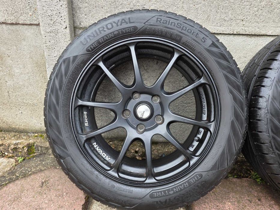 205/55R16 Uniroyal RainSport5 + Felgi Adavan