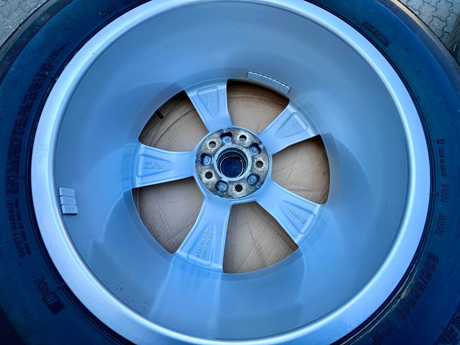 Alufelgi AUDI Q5 S-Line (80A FY) Oryginalne 19 Letnie NOWE OPONY 2023