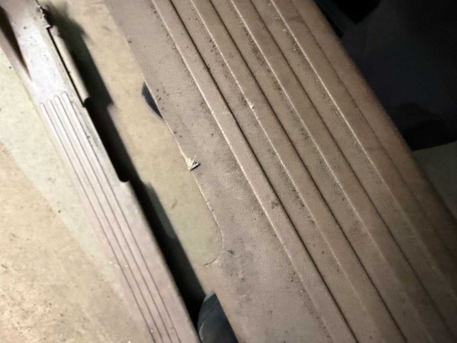 Range Rover P38 pousa pés peseira friso camel