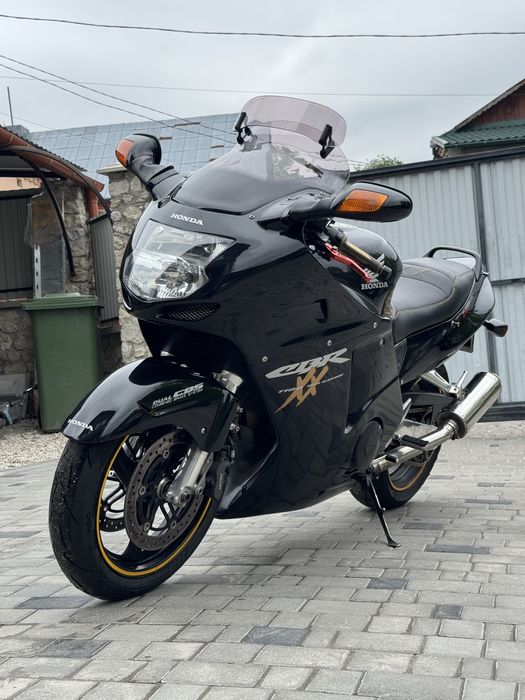 honda cbr 1100xx super blackbird