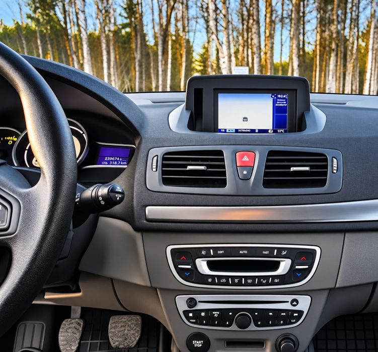 чорна кнопка аварійки renault megane 3