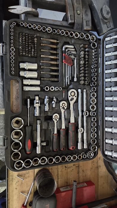 Набор инструмента INTERTOOL ET-8233