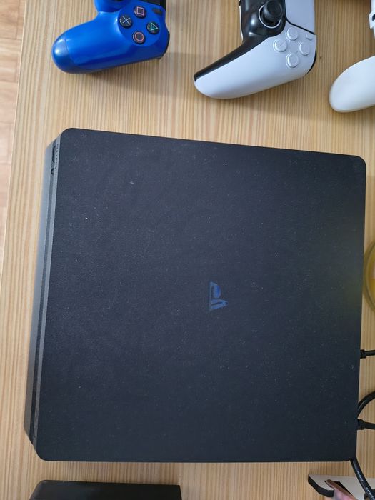 PlayStation 4 semi novo 1Tb
