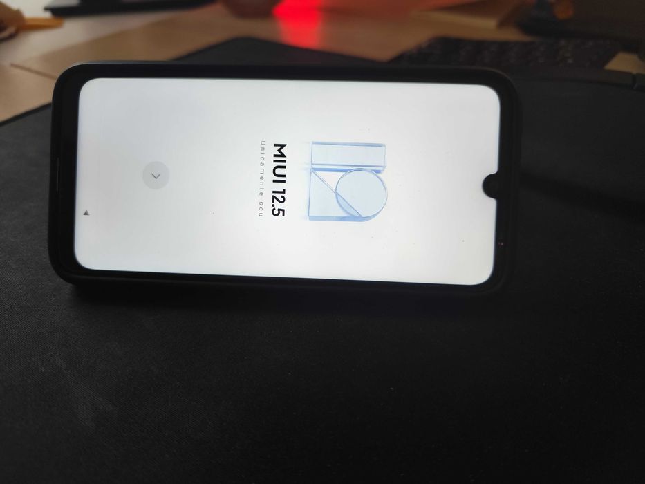 Telemovel Xiaomi Redmi 7 - desbloqueado com capa TT e vidro temperado