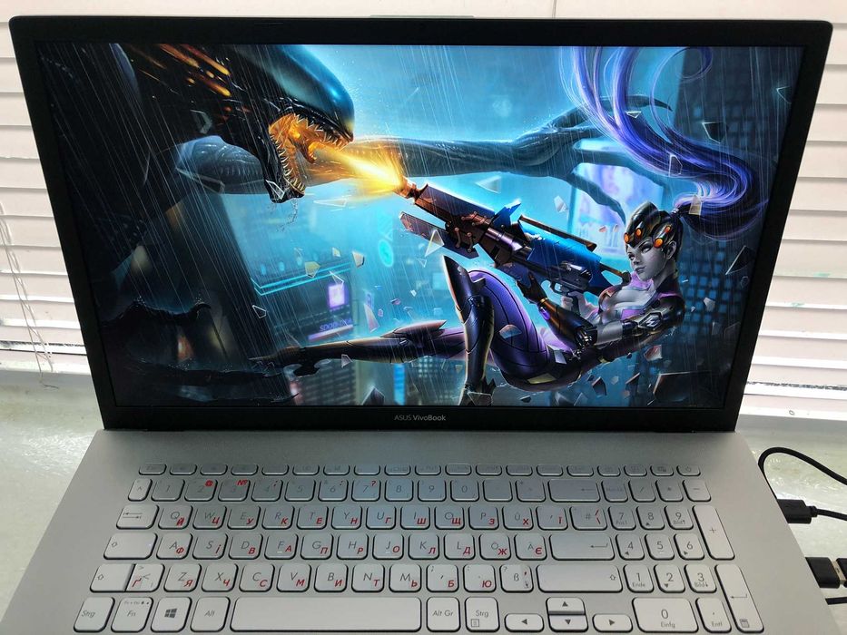 Asus VivoBook F712JA 17.3" FHD  i7-1065G7 DDR 20Gb SSD 512Gb акум ≈1г