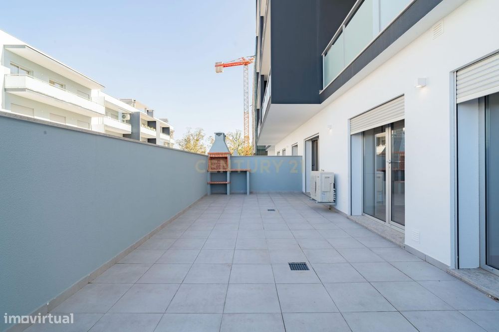 Modern New T2 Apartment in Marrazes, Leiria with Terrace and Garage