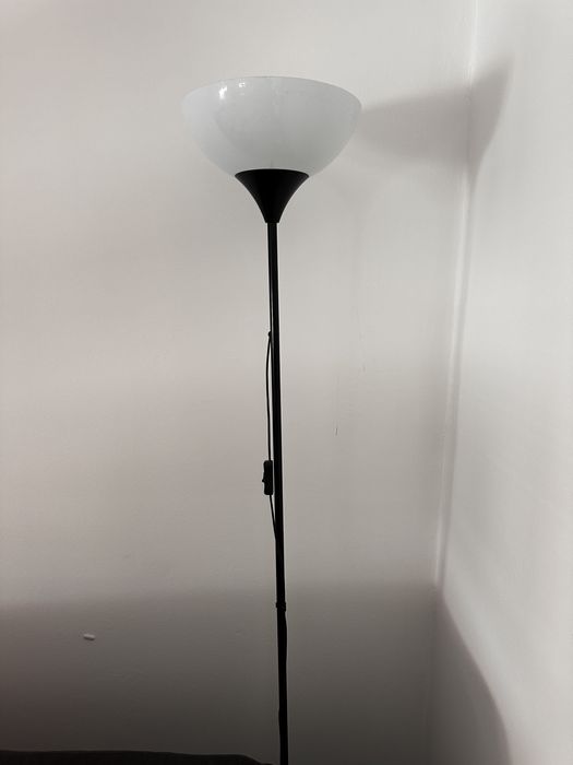 Candeeiro de pé IKEA NOT – preto/branco
