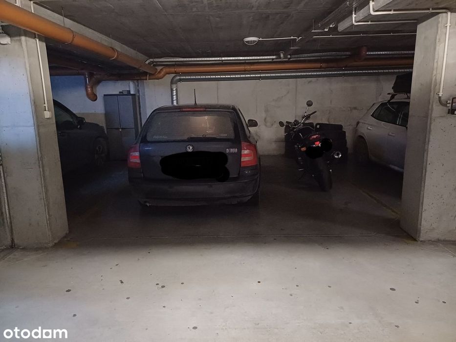 Duże miejsce postojowe ul.Śliczna - Widok 3