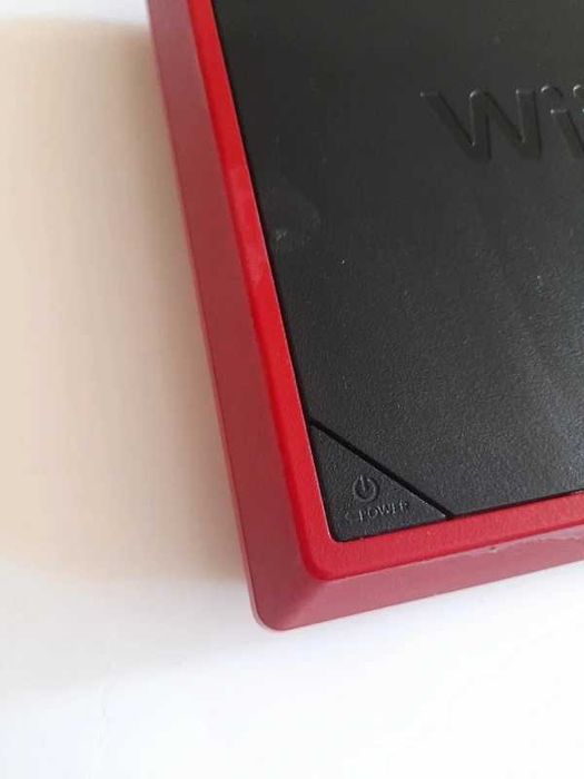 Nintendo Wii , Vermelha, 2 comandos, Sensor e Cabos