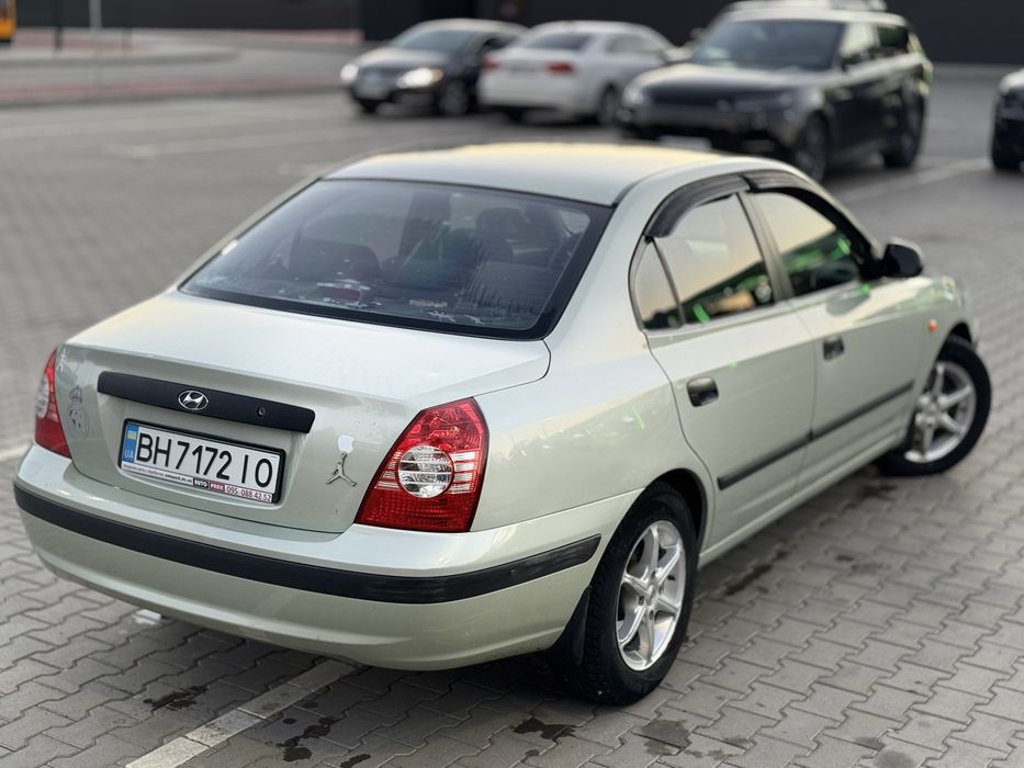 Hyundai Elantra 1.6 бензин