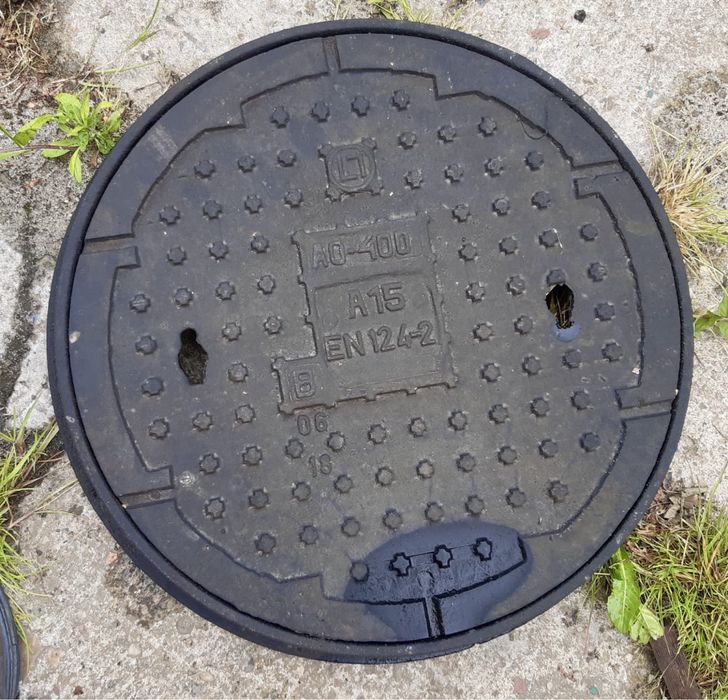 Ogrodowy właz żeliwny AO 400  1,5 ton Dekiel żeliwny  Średnica 400 mm
