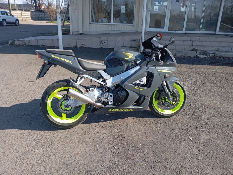 Продам HONDA CBR929RR
