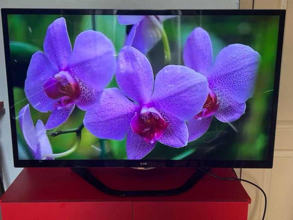 Продам телевизор LG 47LA644V