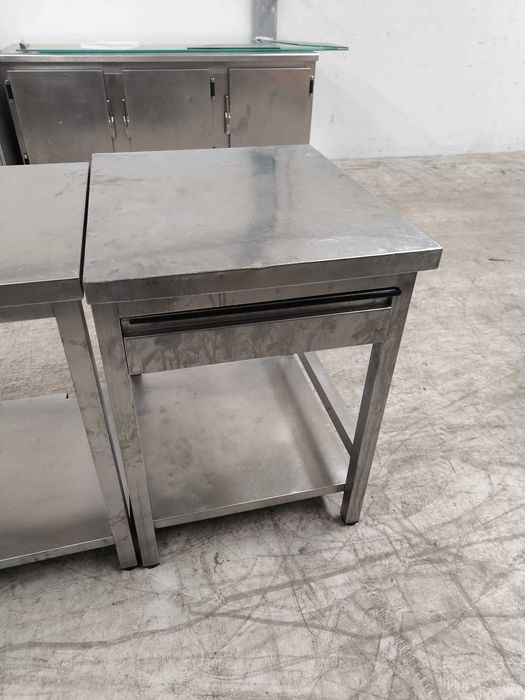 Movel em inox com gaveta