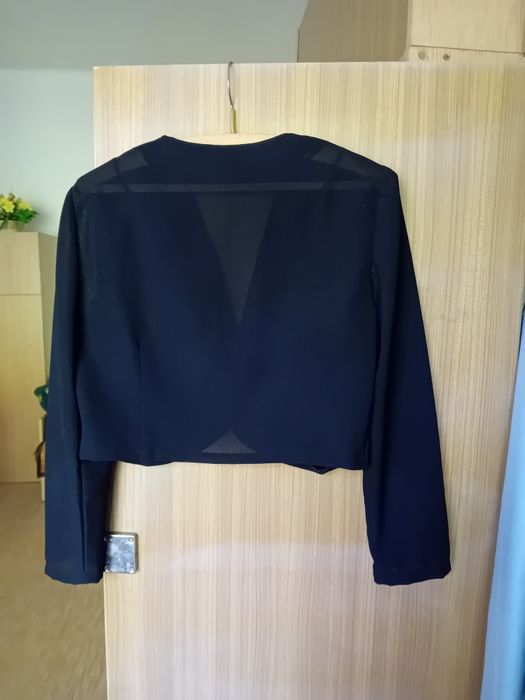Bolerko lekkie czarne. Czarna odzież.