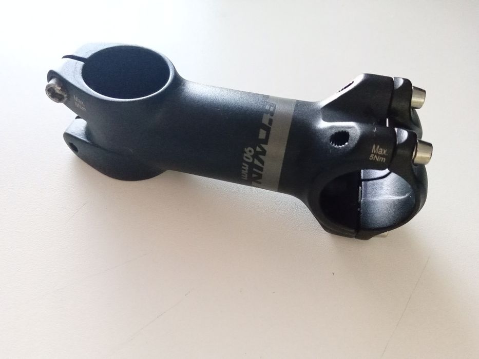 Diverso material e equipamento ciclismo estrada e btt