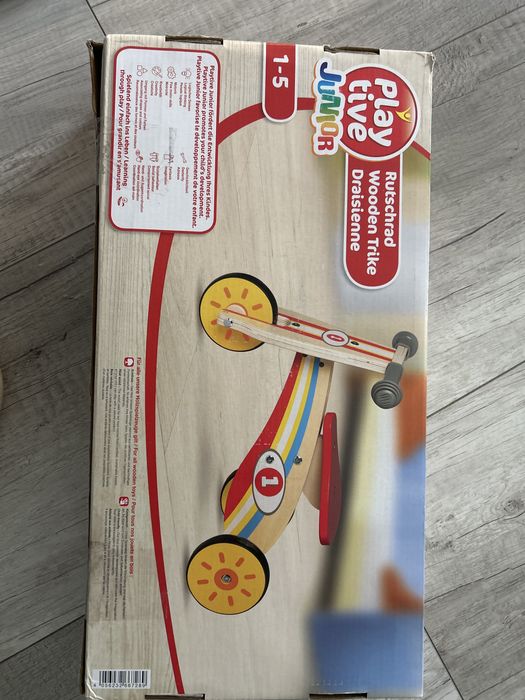 Drewniany rowerek trójkolowy, biegowy.