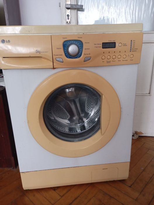 НЕвключається. !!Пральна машина .   під  ремонт ,або на запчастин