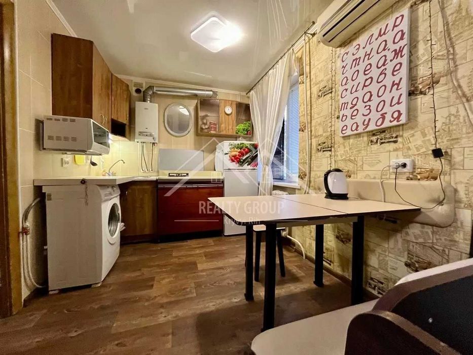 Оренда 1к квартири студії на Соцмісті