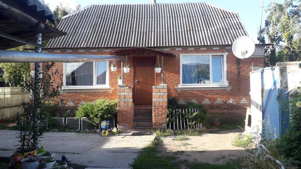 Продам будинок у селі.