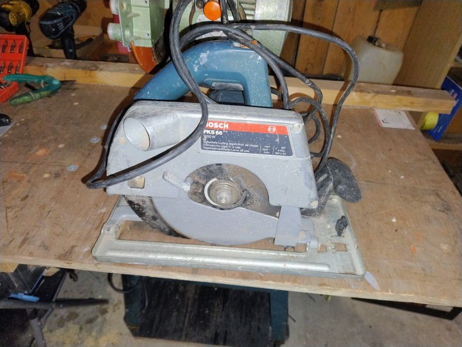 Piła radialna dewalt