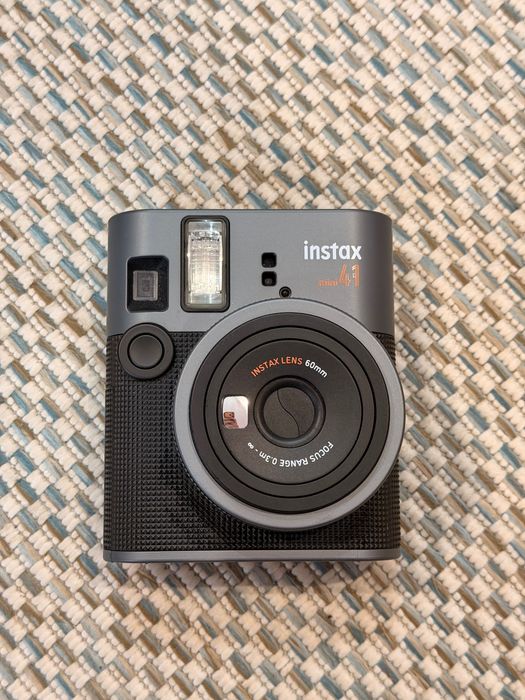 Фотоапарат Instax mini 41