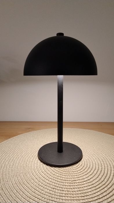 Lampka nocna  ładowana