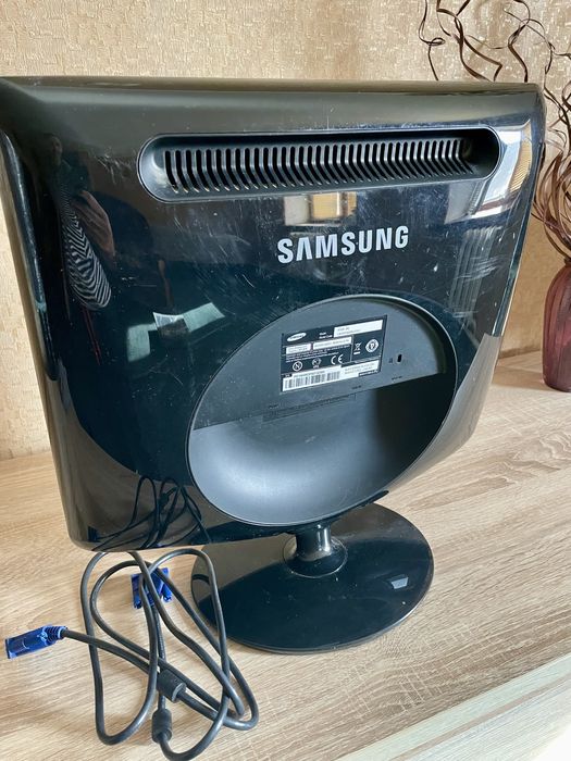 Мониторы компьтерные Samsung 932B 19’ , 732N 17’