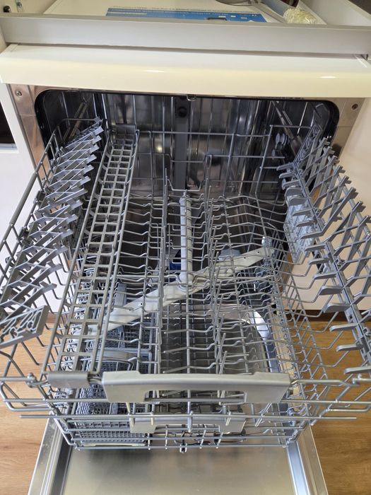 Máquina lavar loiça Candy A+++  com 7 anos