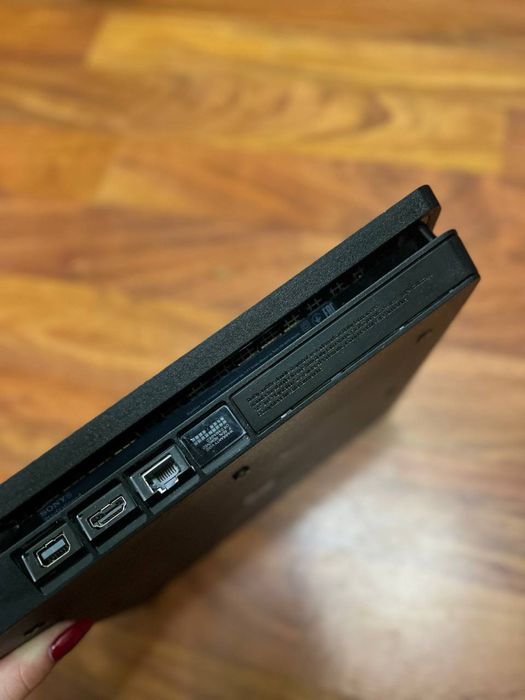 Ps 4 slim 1 tb продам