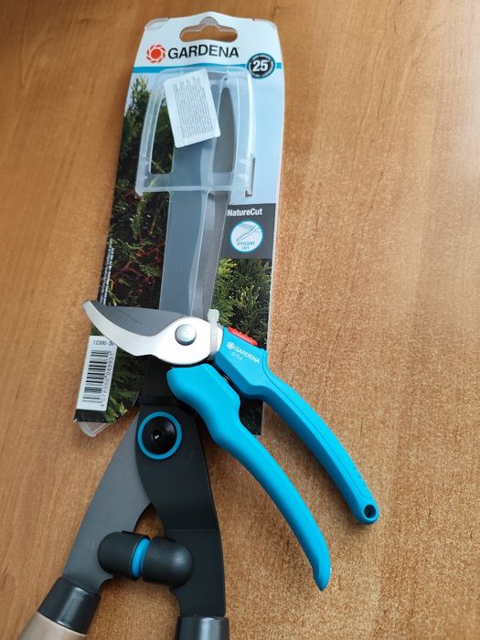 Ножиці для живоплоту GARDENA NatureCut + секатор Gardena Classic: 1 665 ...