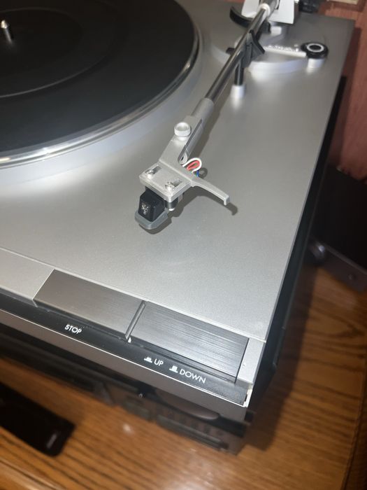 JVC L-A31 програвач вінілових платівок.