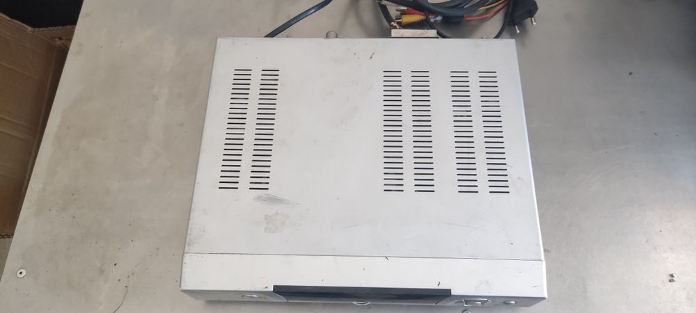 Тюнер Strong 4355