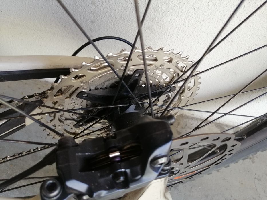 E-bike Pivot shuttle AM