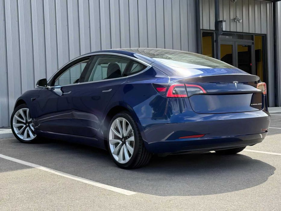 Tesla Model 3 Performance      2018