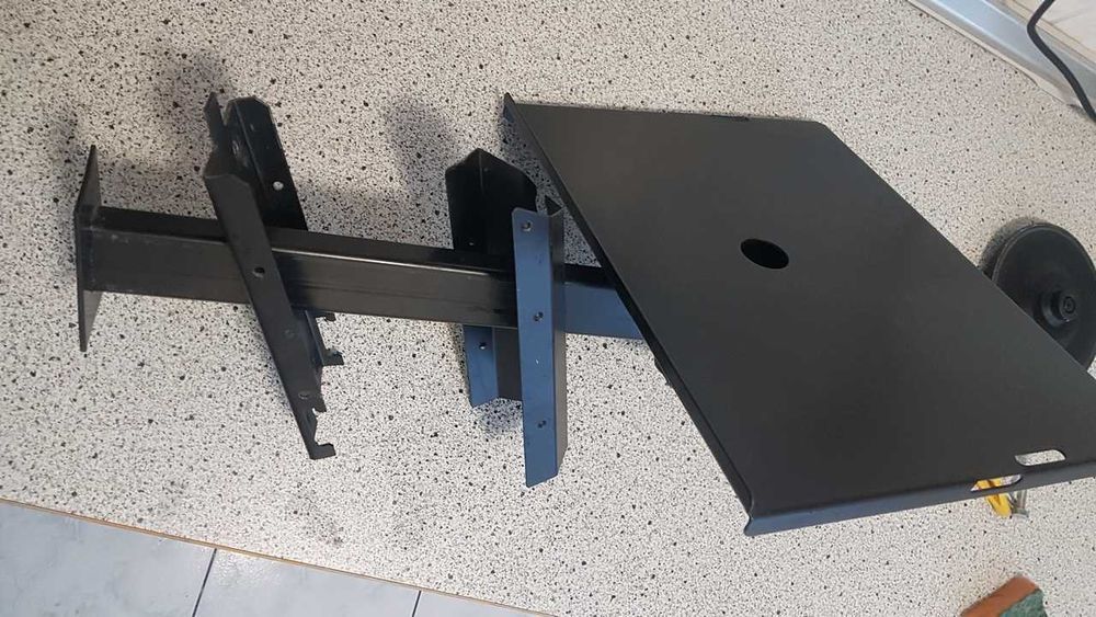 Uchwyt ścienny  półka