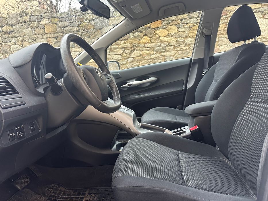 Sprzedam Toyota Auris hybryda !