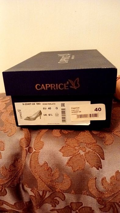 Туфлі-човники Capriceice, 40 розмір, 800 грн.
Елегантні лодочки німец