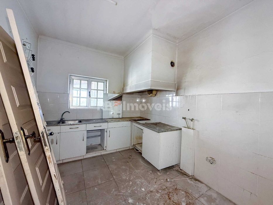 Prédio com 2 apartamentos T3, Torres Novas