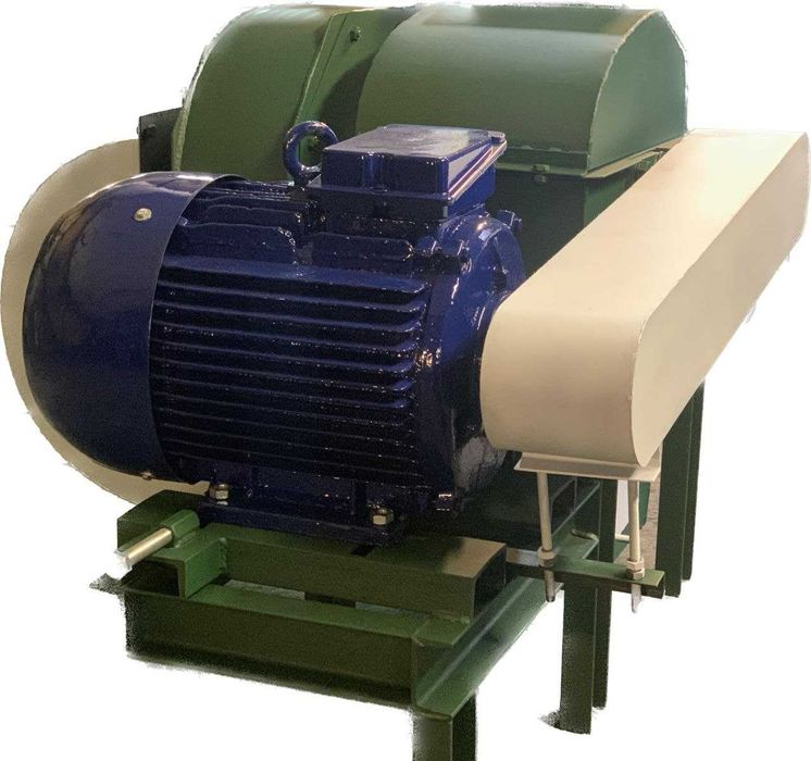 Дробарка щепи тирси, зерна ДМУ 500 з пневматичною подачею