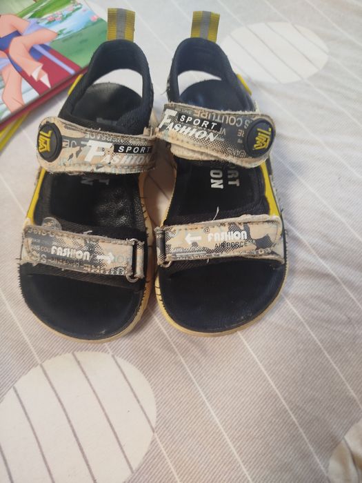 Продам дитяче взуття бу