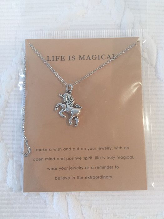 Colar Life is Magical