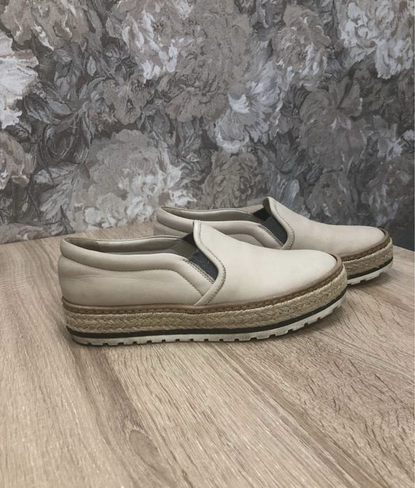 Brunello Cucinelli Італія р.37 сліпони мокасини еспадрильї.