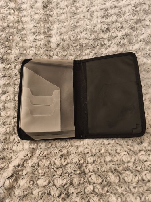Etui na dokumenty samochodowe