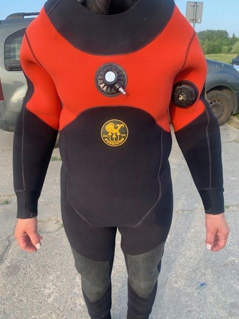 Skafander  suchy damski 154-162 cm POSEIDON VESTA S 7,5mm but 38