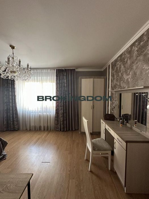 Продаж 2-кімн. квартири по вул. Лариси Руденко, Позняки: 80 000 ...