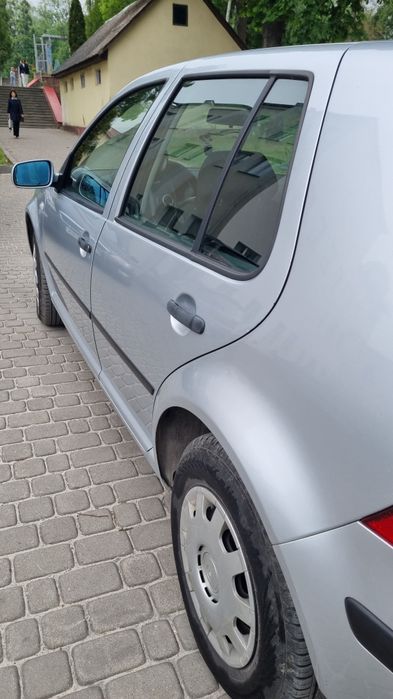 Volkswagen GOLF 4 1.4 2002p